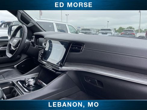 Used 2024 Jeep Wagoneer Series II w/ Flexible Seating Group AWD/4WD image 28
