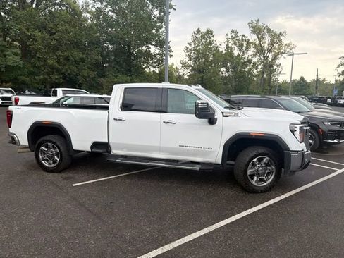 Used 2025 GMC Sierra 3500 SLT w/ SLT Premium Package AWD/4WD image 4