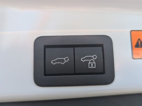 Used 2026 Toyota RAV4 XSE w/ Panoramic Sun Roof Package AWD/4WD image 15
