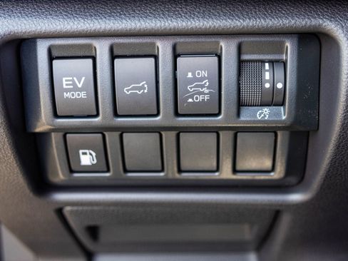 New 2026 Subaru Forester Premium AWD/4WD image 32
