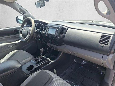 Used 2015 Toyota Tacoma 2WD Access Cab w/ Convenience Package image 16