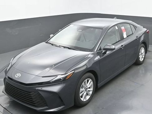 New 2026 Toyota Camry LE FWD image 17