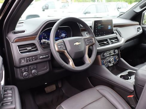 Used 2023 Chevrolet Tahoe High Country AWD/4WD image 16