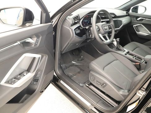 New 2025 Audi Q3 2.0T Premium image 14
