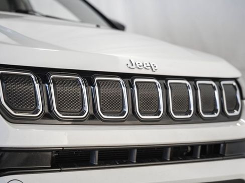 Used 2022 Jeep Compass Limited image 14