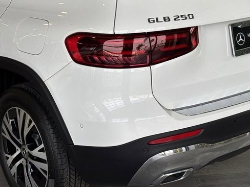 Certified 2025 Mercedes-Benz GLB 250 image 5