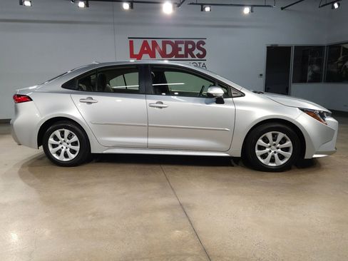 Used 2022 Toyota Corolla LE w/ Body Protection Package (TMS) FWD image 8