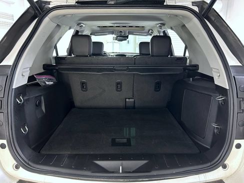 Certified 2017 Chevrolet Equinox Premier w/ Enhanced Convenience Package FWD image 22