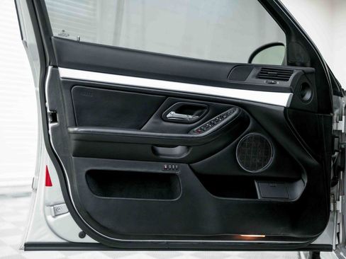 Used 2003 BMW M5 RWD image 42