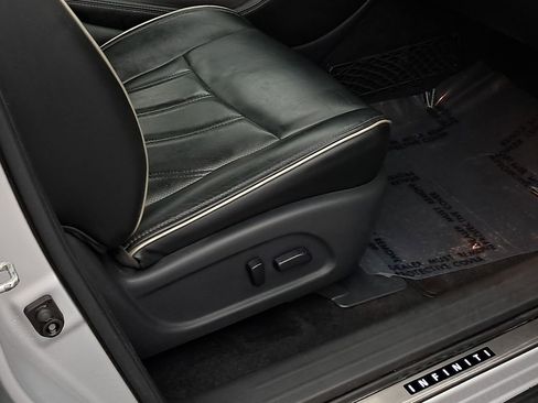 Used 2019 INFINITI QX60 Luxe w/ Essential Package image 37