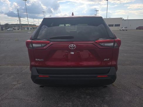 Used 2023 Toyota RAV4 XLE Premium FWD image 7
