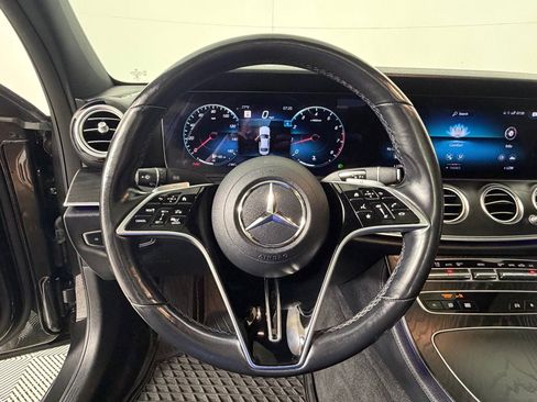 Used 2022 Mercedes-Benz E 350 4MATIC Sedan image 11