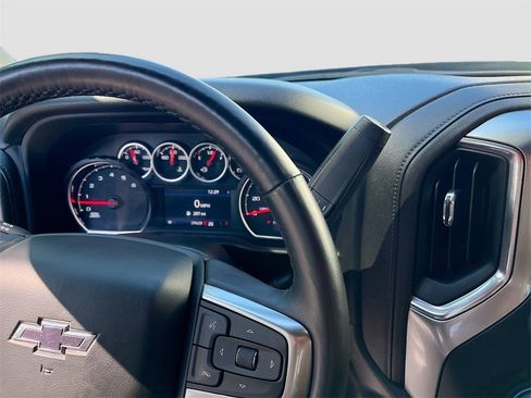 Used 2022 Chevrolet Silverado 1500 LT Trail Boss w/ Convenience Package II image 17