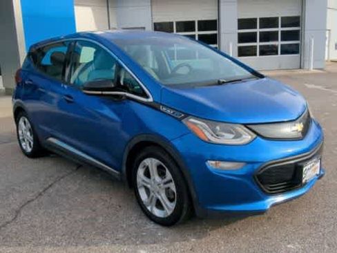 Used 2017 Chevrolet Bolt LT image 2