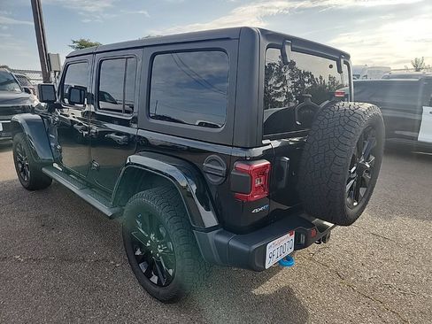 Used 2023 Jeep Wrangler Unlimited Sahara AWD/4WD image 11