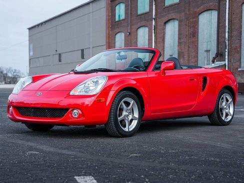 Used 2003 Toyota MR2 image 16