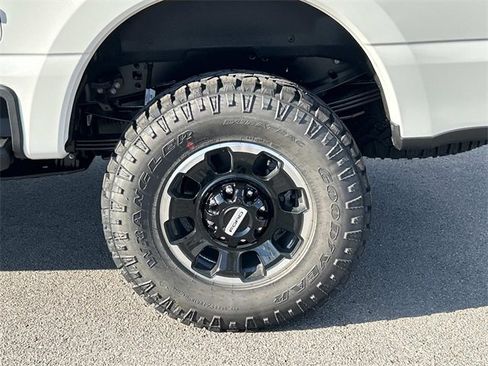 New 2026 Ford F350 Platinum w/ Tremor Off-Road Package image 15