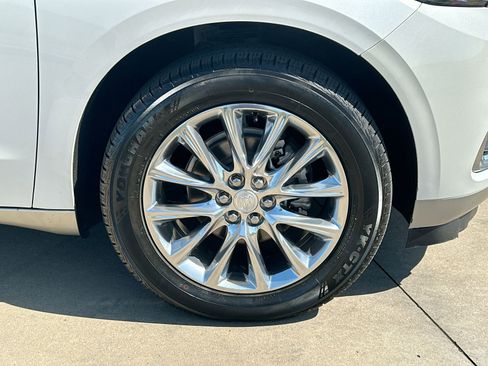 Used 2021 Buick Enclave Premium w/ Sun and Sites Package image 10