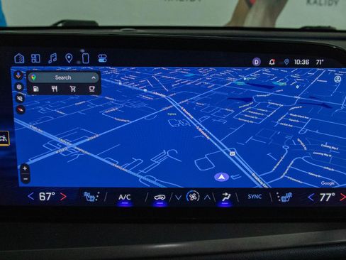 Used 2024 Chevrolet Traverse LT image 5