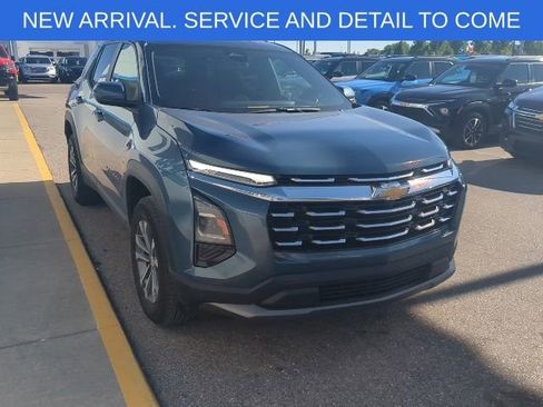 Used 2025 Chevrolet Equinox LT AWD/4WD image 10