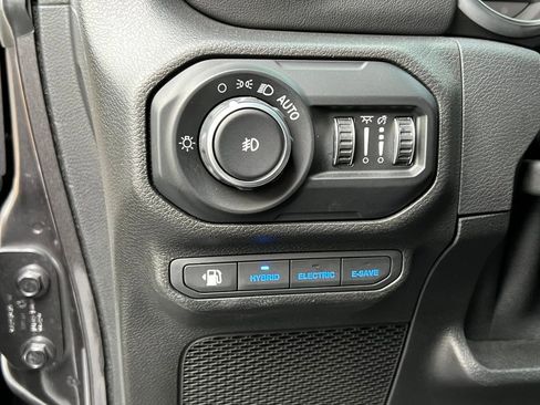 Used 2021 Jeep Wrangler Unlimited Sahara w/ Cold Weather Group image 21