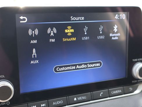Used 2025 Nissan Sentra SR FWD image 8