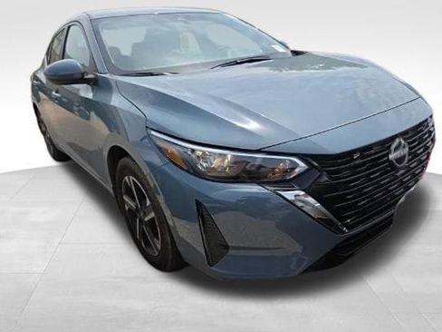 Used 2025 Nissan Sentra SV FWD image 2