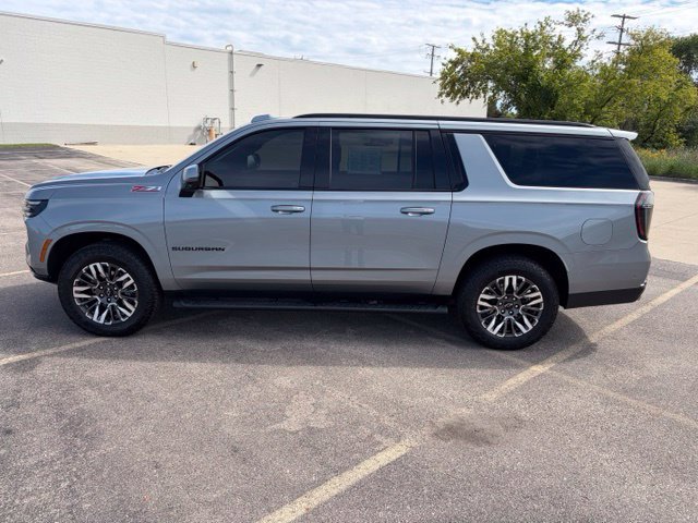 Used 2025 Chevrolet Suburban Z71 w/ Z71 Off-Road Package AWD/4WD image 3