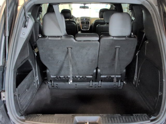 Used 2016 Dodge Grand Caravan SXT FWD image 33