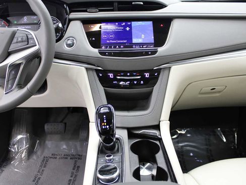 Certified 2023 Cadillac XT5 Premium Luxury image 25