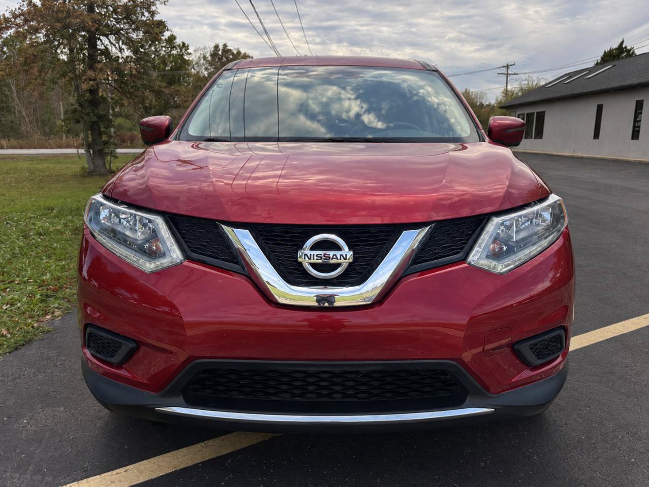 Used 2016 Nissan Rogue SV AWD/4WD image 3