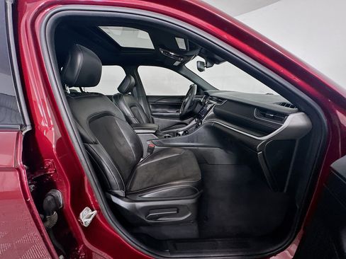 Used 2023 Jeep Grand Cherokee L Laredo image 34