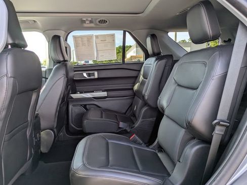 Used 2023 Ford Explorer XLT w/ Equipment Group 202A AWD/4WD image 14