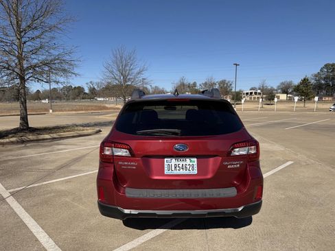 Used 2017 Subaru Outback 2.5i Premium AWD/4WD image 6