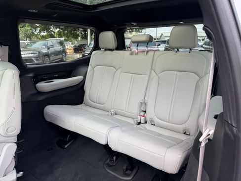 New 2026 Jeep Grand Wagoneer Summit AWD/4WD image 34