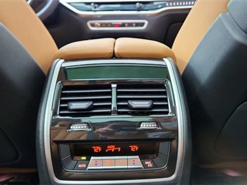 Used 2026 BMW X7 xDrive40i image 56