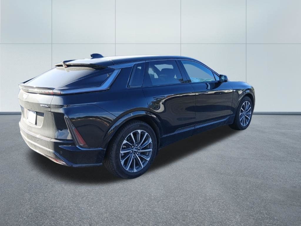 Certified 2024 Cadillac Lyriq Sport w/ LPO, Floor Liner Package AWD/4WD image 7