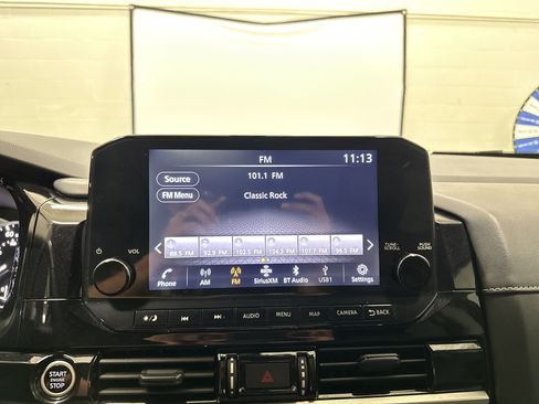 Used 2023 Nissan Pathfinder SL w/ Lighting Package (N92) AWD/4WD image 23
