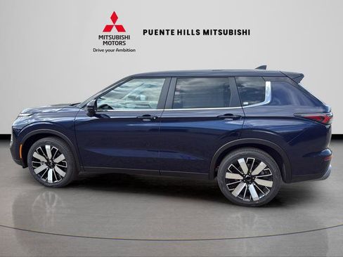 New 2026 Mitsubishi Outlander SE image 8