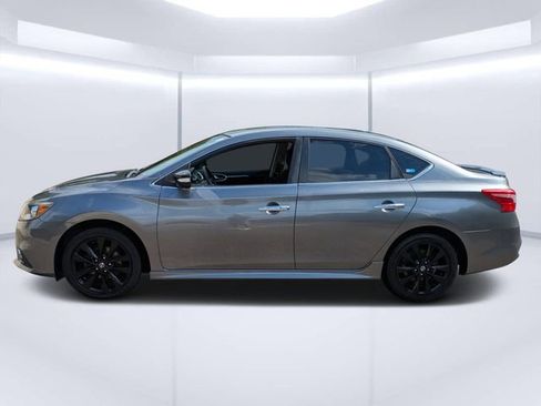 Used 2017 Nissan Sentra SR w/ SR Midnight Edition FWD image 6