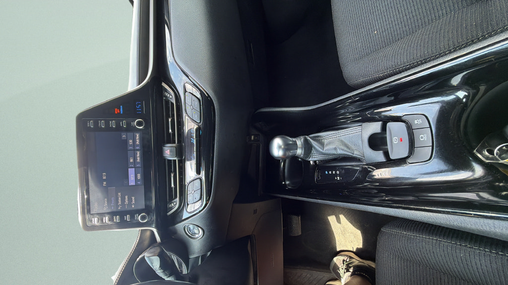 Used 2019 Toyota C-HR XLE FWD image 17