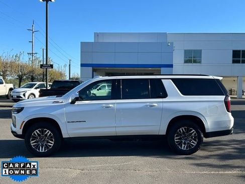 Used 2025 Chevrolet Suburban Z71 AWD/4WD image 4