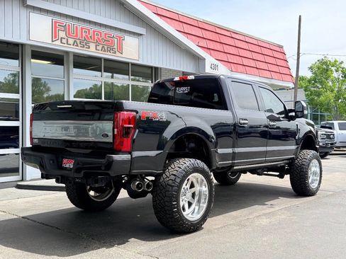 Used 2019 Ford F250 Platinum w/ Platinum Ultimate Package image 3