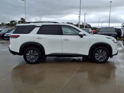 Used 2025 Nissan Pathfinder SV AWD/4WD image 5
