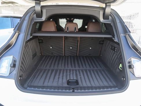 Used 2025 BMW iX xDrive50 w/ Sport Package image 23