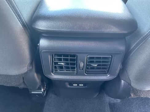 Used 2025 Toyota RAV4 XLE FWD image 17