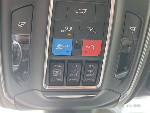 New 2025 Jeep Grand Cherokee L Limited image 31