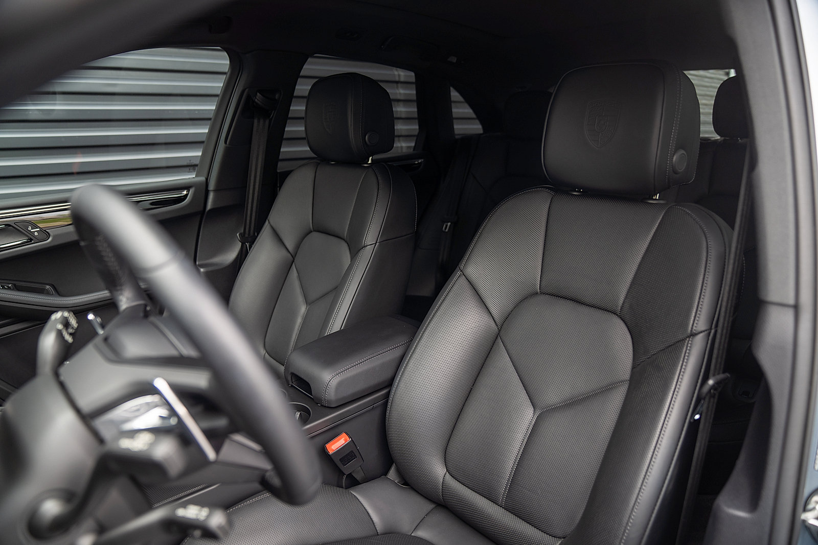 Certified 2026 Porsche Macan T AWD/4WD image 5