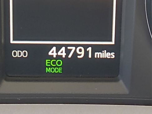 Certified 2018 Toyota RAV4 LE Plus image 19