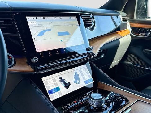 Used 2024 Jeep Grand Wagoneer L Series III image 30